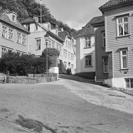 Dinbnb Homes I The 1880 Authentic Dream I 500m From Bryggen * Bergen