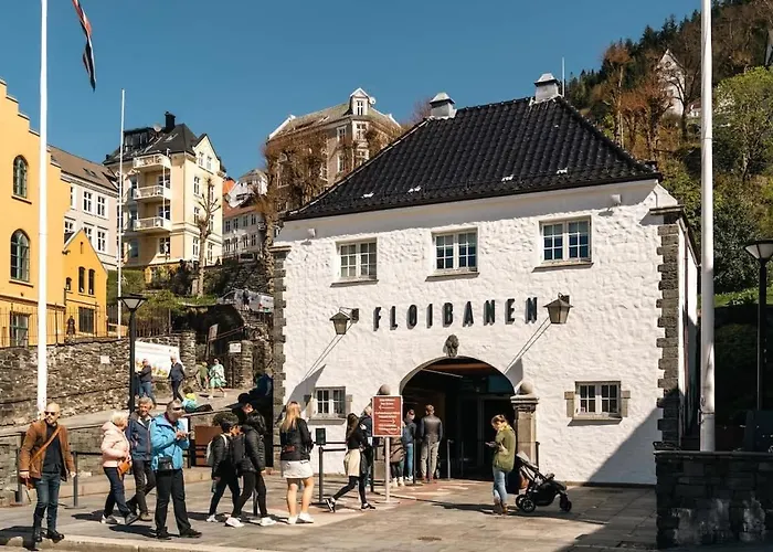 Dinbnb Homes I The 1880 Authentic Dream I 500m From Bryggen בית נופש ברגן