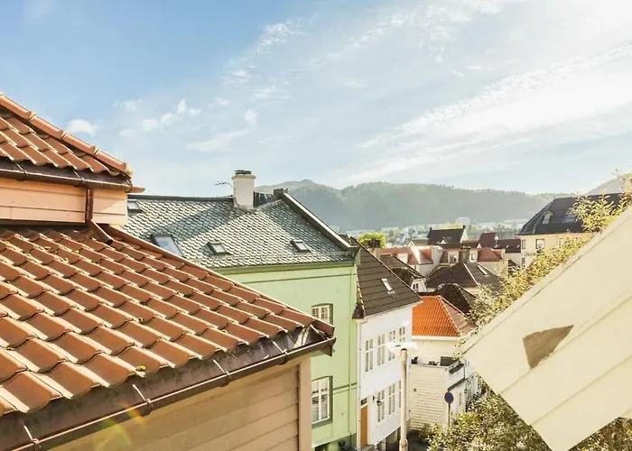 בית נופש Dinbnb Homes I The 1880 Authentic Dream I 500m From Bryggen *