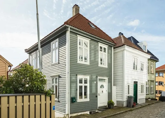Dinbnb Homes I The 1880 Authentic Dream I 500m From Bryggen בית נופש ברגן