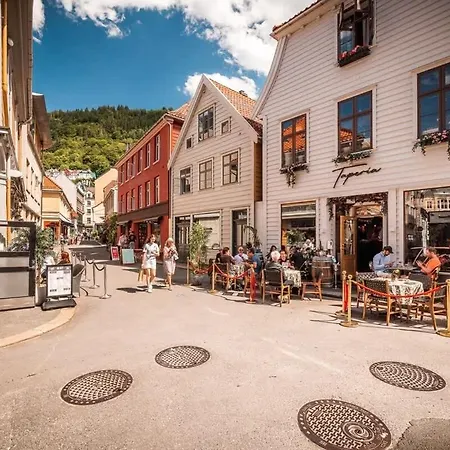 Dinbnb Homes I The 1880 Authentic Dream I 500m From Bryggen 度假居